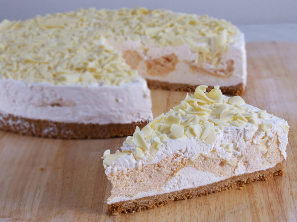 C23337 Lemon Meringue Crunch. Available from MKG Foods - your foodservice partner in the Midlands.