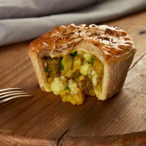 C15315 - Vegan Potato & Cauliflower Pie. Available from MKG Foods, your foodservice partner in the Midlands.