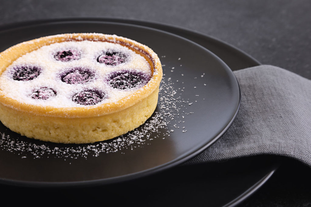 C28015 - Individual Blueberry and vanilla cheesecake