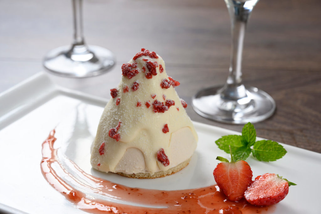 C23089 - Individual Strawberry Prosecco Cone Dessert x 12