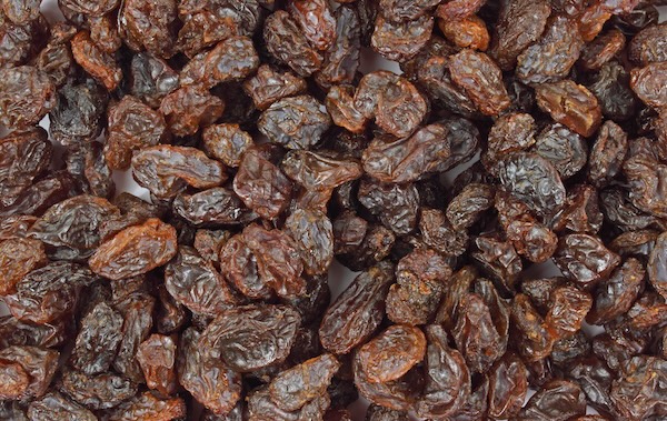 close-view-of-raisins